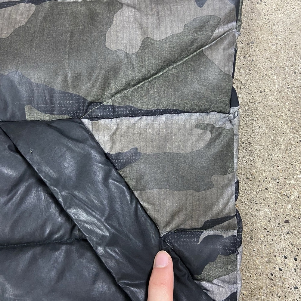 North Face 550 Puffer Vest Size Large‎ Multicolor Camouflage Pattern Full Zip - Picture 8 of 13
